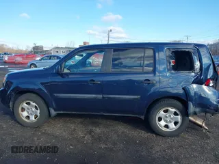 2011 Honda Pilot LX with VIN 5FNYF4H28BB089206, listed as a IAAI auction lot 41852945 with 62,116 mi miles. Bid and sale history available at carsss.com. Image 18.