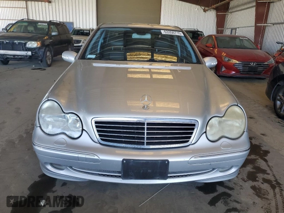 2001 Mercedes-Benz C 320 with VIN WDBRF64J21F110962, listed as a Copart auction lot 63350715 with 80,375 mi miles and Clean title. Bid and sale history available at DreamBid. Image 5.