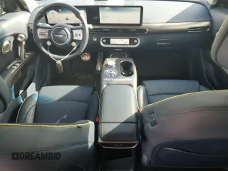 2023 Genesis GV60 Performance z VIN KMUKEDTB7PU009955, wystawiony jako Copart lot #46098644 z przebiegiem 16 119 mil mil oraz . Historia ofert i sprzedaży dostępna na DreamBid. Obrazek 8.