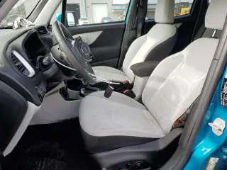 2020 Jeep Renegade Altitude z VIN ZACNJAB10LPK93456, wystawiony jako Copart lot #85796514 z przebiegiem Nie podano mil oraz Szkoda całkowita • Salvage title. Historia ofert i sprzedaży dostępna na DreamBid. Obrazek 7.