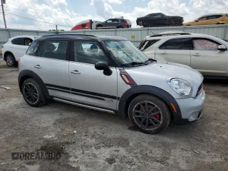 2016 MINI Countryman S with VIN WMWZC5C52GWU20530, listed as a Copart auction lot 62321205 with 100,970 mi miles and Clean title. Bid and sale history available at DreamBid. Image 4.