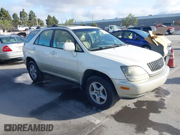 2000 Lexus RX 300 z VIN JT6HF10U8Y0117712, wystawiony jako IAAI lot #41993034 z przebiegiem 388 881 mil mil oraz . Historia ofert i sprzedaży dostępna na DreamBid. Obrazek 1.