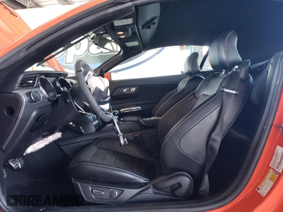 2016 Ford Mustang GT Premium z VIN 1FATP8FF7G5226557, wystawiony jako Copart lot #57002045 z przebiegiem 45 507 mil mil oraz Szkoda całkowita • Salvage title. Historia ofert i sprzedaży dostępna na DreamBid. Obrazek 7.