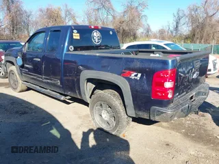 2009 Chevrolet Silverado 1500 LT with VIN 1GCEK29089Z264879, listed as a IAAI auction lot 40990010 with Not Provided miles and . Bid and sale history available at DreamBid. Image 3.