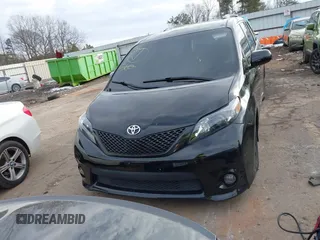 2011 Toyota Sienna SE with VIN 5TDXK3DCXBS112867, listed as a IAAI auction lot 41394925 with 235,567 mi miles. Bid and sale history available at carsss.com. Image 12.
