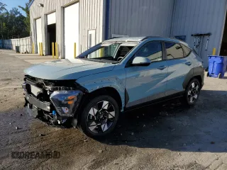 2024 Hyundai Kona SEL с VIN KM8HC3AB0RU093227, выставлен на аукционе Copart как лот 72250564 с пробегом 4 992 миль миль и Списание • Salvage title. История ставок и продаж доступна на DreamBid. Изображение 1.