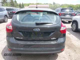2014 Ford Focus SE z VIN 1FADP3K20EL173638, wystawiony jako IAAI lot #42265687 z przebiegiem 41 792 mil mil oraz . Historia ofert i sprzedaży dostępna na DreamBid. Obrazek 16.
