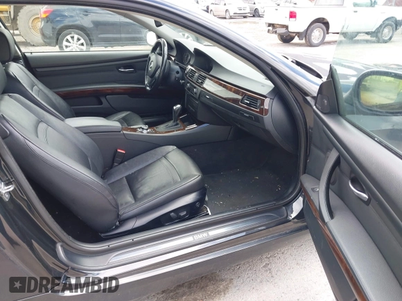 2011 BMW 3 Series 328i xDrive with VIN WBAKF5C55BE586564, listed as a IAAI auction lot 41944192 with 153,167 mi miles. Bid and sale history available at carsss.com. Image 5.