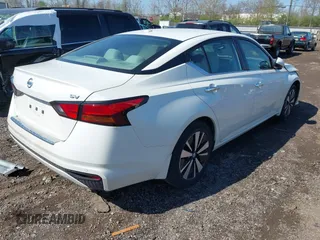 2022 Nissan Altima SV with VIN 1N4BL4DV9NN339529, listed as a IAAI auction lot 42052823 with 62,558 mi miles and . Bid and sale history available at carsss.com. Image 4.