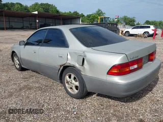 1998 Lexus ES 300 with VIN JT8BF28G9W5016146, listed as a IAAI auction lot 42672230 with 303,819 mi miles and . Bid and sale history available at DreamBid. Image 3.