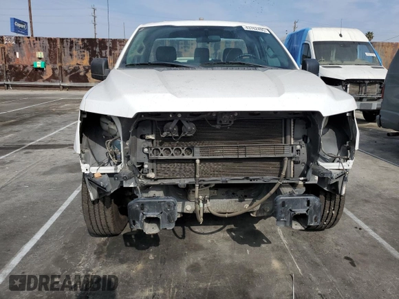 2019 Ford F-150 XL with VIN 1FTMF1CB8KKC86738, listed as a Copart auction lot 43762495 with 37,483 mi miles and Clean title. Bid and sale history available at DreamBid. Image 5.