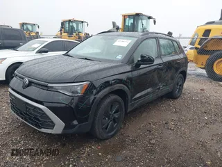 2025 Volkswagen Taos S z VIN 3VV5C7B27SM023006, wystawiony jako IAAI lot #42188274 z przebiegiem 5 375 mil mil oraz . Historia ofert i sprzedaży dostępna na DreamBid. Obrazek 19.