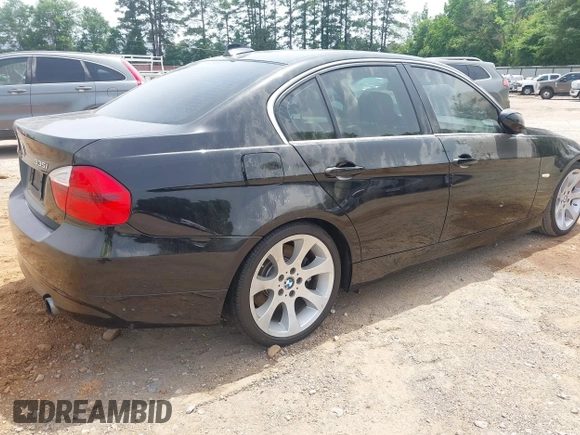 2008 BMW 3 Series 335i z VIN WBAVB77518NH78042, wystawiony jako IAAI lot #42267735 z przebiegiem Nie podano mil oraz . Historia ofert i sprzedaży dostępna na DreamBid. Obrazek 4.