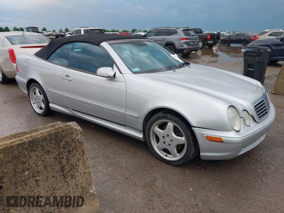 2001 Mercedes-Benz CLK with VIN WDBLK70G41T081841, listed as a IAAI auction lot 42144737 with Not Provided miles and . Bid and sale history available at carsss.com. Image 1.