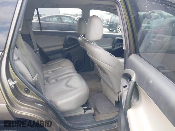 2011 Toyota RAV4 Ltd with VIN 2T3YF4DV9BW082856, listed as a IAAI auction lot 41946197 with 189,382 mi miles. Bid and sale history available at carsss.com. Image 8.