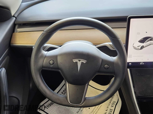 2020 Tesla Model 3 Long Range z VIN 5YJ3E1EB0LF636678, wystawiony jako IAAI lot #42575821 z przebiegiem 65 515 mil mil oraz . Historia ofert i sprzedaży dostępna na DreamBid. Obrazek 30.