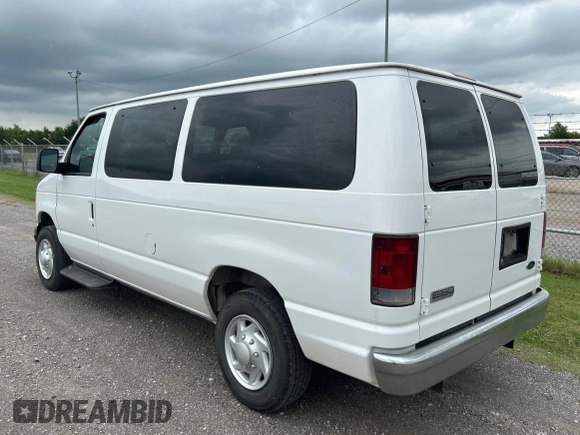 2007 Ford Econoline Passenger XL z VIN 1FMNE11WX7DA31450, wystawiony jako Copart lot #63062985 z przebiegiem 91 651 mil mil oraz Czysty tytuł • Clean title. Historia ofert i sprzedaży dostępna na DreamBid. Obrazek 3.