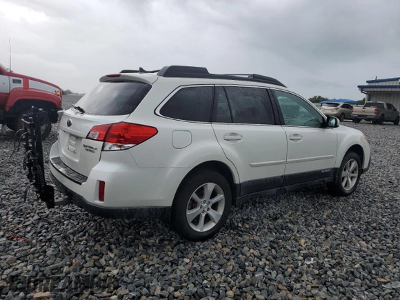 2014 Subaru Outback Limited with VIN 4S4BRCNC4E3213134, listed as a Copart auction lot 64635925 with 146,789 mi miles and Clean title. Bid and sale history available at DreamBid. Image 3.