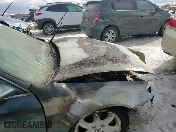 1998 Acura CL Premium z VIN 19UYA2255WL013596, wystawiony jako Copart lot #42686575 z przebiegiem Nie podano mil oraz Czysty tytuł • Clean title. Historia ofert i sprzedaży dostępna na DreamBid. Obrazek 13.
