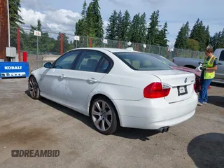 2008 BMW 3 Series 328i z VIN WBAVA33558K054158, wystawiony jako IAAI lot #42540443 z przebiegiem 113 597 mil mil oraz . Historia ofert i sprzedaży dostępna na DreamBid. Obrazek 3.