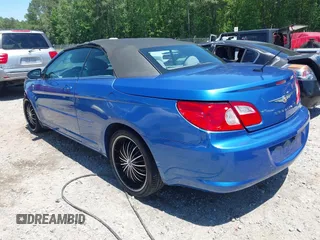 2008 Chrysler Sebring LX z VIN 1C3LC45KX8N180208, wystawiony jako IAAI lot #42191780 z przebiegiem 263 970 mil mil oraz . Historia ofert i sprzedaży dostępna na DreamBid. Obrazek 3.