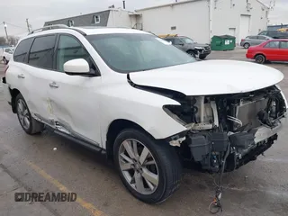 2013 Nissan Pathfinder SV with VIN 5N1AR2MM7DC680238, listed as a IAAI auction lot 41180689 with 178,365 mi miles. Bid and sale history available at carsss.com. Image 1.
