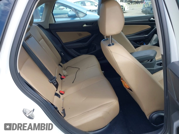2019 Volkswagen Jetta SEL с VIN 3VWE57BU7KM264717, выставлен на аукционе IAAI как лот 42147742 с пробегом 130 927 миль миль и . История ставок и продаж доступна на DreamBid. Изображение 8.