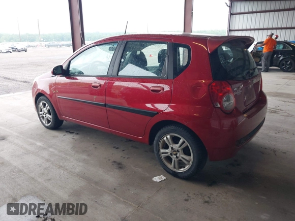 2011 Chevrolet Aveo 2LT z VIN KL1TG6DE1BB133821, wystawiony jako IAAI lot #42238620 z przebiegiem 158 225 mil mil oraz . Historia ofert i sprzedaży dostępna na DreamBid. Obrazek 3.