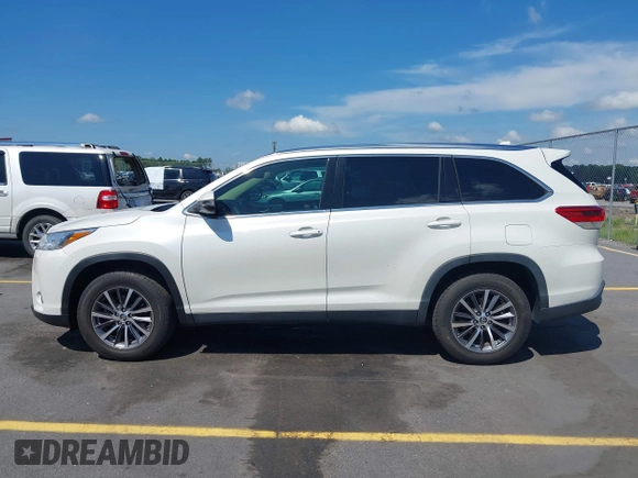 2019 Toyota Highlander SE with VIN 5TDKZRFH7KS551929, listed as a IAAI auction lot 42627458 with 84,117 mi miles and . Bid and sale history available at DreamBid. Image 14.