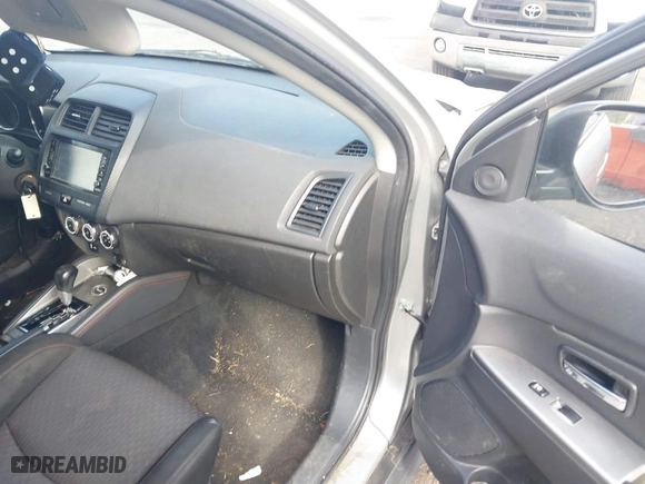 2019 Mitsubishi Outlander Sport ES 2.0 with VIN JA4AR3AU2KU022598, listed as a IAAI auction lot 41512328 with 98,309 mi miles. Bid and sale history available at carsss.com. Image 5.