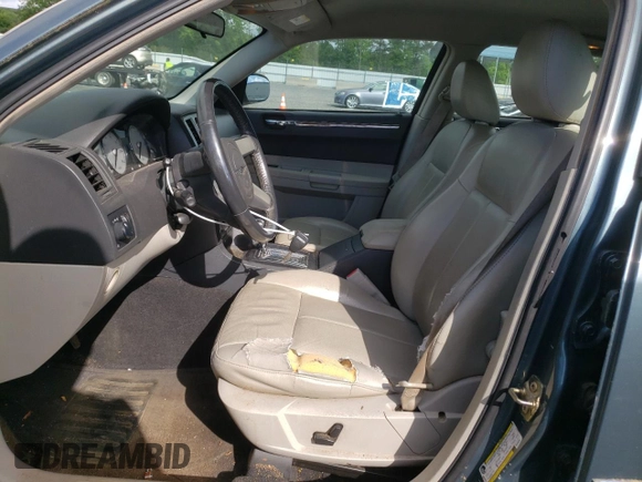 2006 Chrysler 300 Touring z VIN 2C3KA53G66H405462, wystawiony jako Copart lot #55913485 z przebiegiem 138 369 mil mil oraz Szkoda całkowita • Salvage title. Historia ofert i sprzedaży dostępna na DreamBid. Obrazek 7.