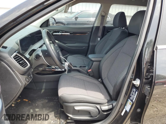 2024 Kia Seltos S z VIN KNDEU2AA9R7573853, wystawiony jako Copart lot #55622655 z przebiegiem 6 163 mil mil oraz Szkoda całkowita • Salvage title. Historia ofert i sprzedaży dostępna na DreamBid. Obrazek 7.