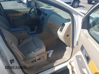 2007 Lincoln MKX with VIN 2LMDU68C37BJ22240, listed as a IAAI auction lot 41773667 with 191,570 mi miles. Bid and sale history available at carsss.com. Image 5.