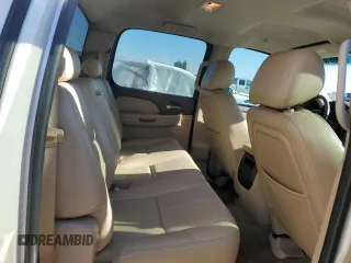 2010 GMC Sierra 1500 SLT z VIN 3GTRCWE08AG287062, wystawiony jako Copart lot #45991885 z przebiegiem 310 055 mil mil oraz Szkody całkowita. Historia ofert i sprzedaży dostępna na DreamBid. Obrazek 10.