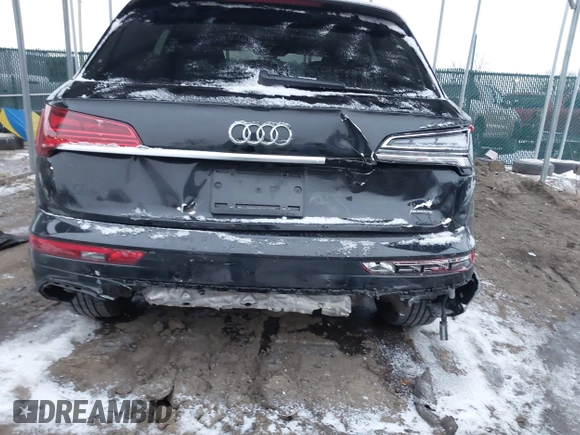 2021 Audi Q5 Premium with VIN WA1AAAFY4M2003069, listed as a IAAI auction lot 41374475 with 1 mi miles. Bid and sale history available at carsss.com. Image 6.