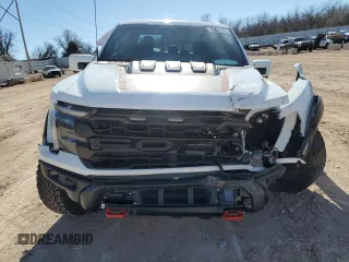 2024 Ford F-150 Raptor with VIN 1FTFW1RJ9RFB89090, listed as a Copart auction lot 43642975 with 5,164 mi miles and Salvage Title. Bid and sale history available at DreamBid. Image 5.