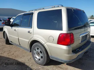 2005 Lincoln Navigator Luxury with VIN 5LMFU28555LJ01074, listed as a IAAI auction lot 41755441 with 187,527 mi miles. Bid and sale history available at carsss.com. Image 3.