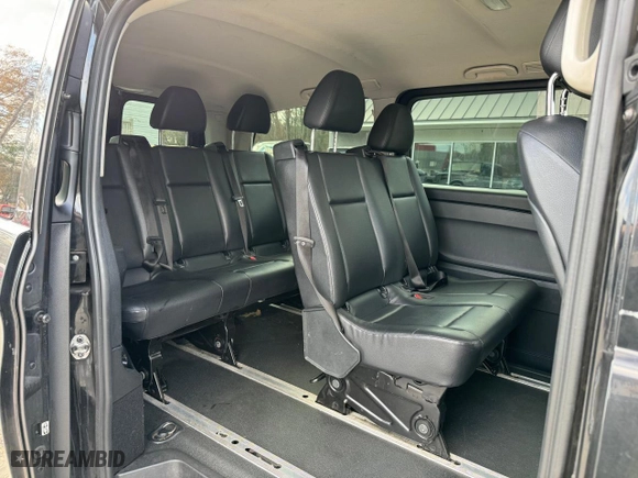 2018 Mercedes-Benz Metris Passenger Van with VIN WD4PG2EE3J3357656, listed as a Copart auction lot 82755804 with 181,397 mi miles and Clean Title. Bid and sale history available at carsss.com. Image 6.