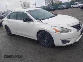 2014 Nissan Altima 2.5 S with VIN 1N4AL3AP7EC197172, listed as a IAAI auction lot 42019200 with 142,336 mi miles. Bid and sale history available at carsss.com. Image 1.