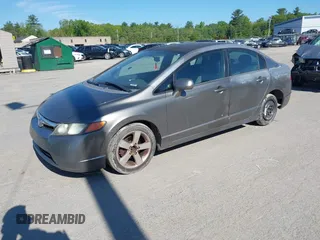 2006 Honda Civic LX z VIN 2HGFA16556H526744, wystawiony jako IAAI lot #42360805 z przebiegiem 236 970 mil mil oraz . Historia ofert i sprzedaży dostępna na DreamBid. Obrazek 2.