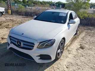 2018 Mercedes-Benz E-Class E 300 with VIN WDDZF4JB4JA309016, listed as a IAAI auction lot 41847991 with 119,529 mi miles. Bid and sale history available at carsss.com. Image 18.