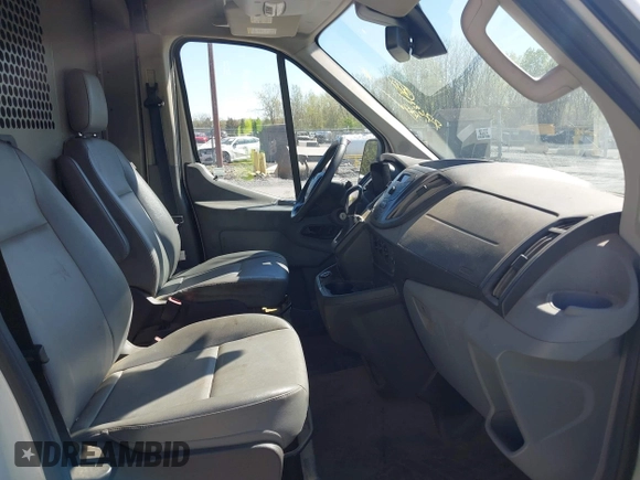 2018 Ford Transit z VIN 1FTYR2CM1JKB39451, wystawiony jako IAAI lot #42150658 z przebiegiem 77 688 mil mil oraz . Historia ofert i sprzedaży dostępna na DreamBid. Obrazek 5.