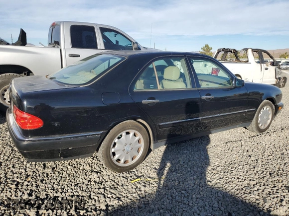 1998 Mercedes-Benz E 320 with VIN WDBJF25F4WA504385, listed as a Copart auction lot 79555844 with 392,558 mi miles and Clean Title. Bid and sale history available at DreamBid. Image 3.