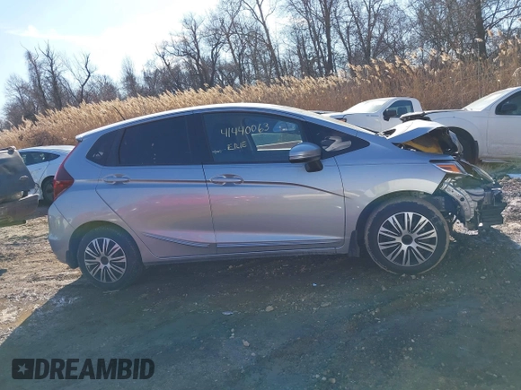 2019 Honda Fit LX with VIN 3HGGK5H44KM730296, listed as a IAAI auction lot 41440063 with 42,549 mi miles. Bid and sale history available at carsss.com. Image 14.