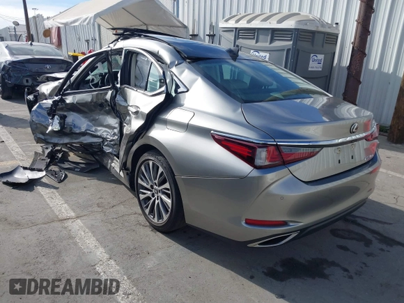 2019 Lexus ES with VIN 58ABZ1B15KU025163, listed as a IAAI auction lot 41890309 with 1 mi miles. Bid and sale history available at carsss.com. Image 3.