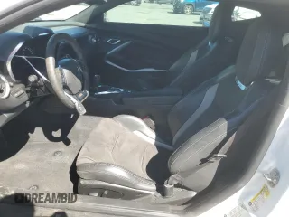 2018 Chevrolet Camaro 1SS z VIN 1G1FE1R74J0110352, wystawiony jako Copart lot #50372145 z przebiegiem 92 608 mil mil oraz Szkoda całkowita • Salvage title. Historia ofert i sprzedaży dostępna na DreamBid. Obrazek 7.