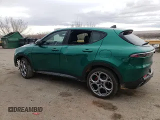 2024 Alfa Romeo Tonale Veloce z VIN ZASPATDW7R3055525, wystawiony jako Copart lot #45515505 z przebiegiem 4503 mil mil oraz Szkody całkowita. Historia ofert i sprzedaży dostępna na DreamBid. Obrazek 2.