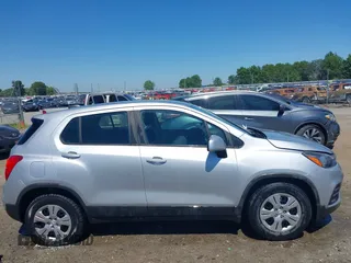 2017 Chevrolet Trax LS with VIN 3GNCJKSB3HL214328, listed as a IAAI auction lot 39628056 with 179,087 mi miles. Bid and sale history available at carsss.com. Image 13.