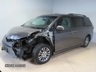2018 Toyota Sienna XLE Auto Access Seat with VIN 5TDYZ3DC3JS921237, listed as a Copart auction lot 77463384 with 58,821 mi miles and Salvage Title. Bid and sale history available at carsss.com. Image 2.