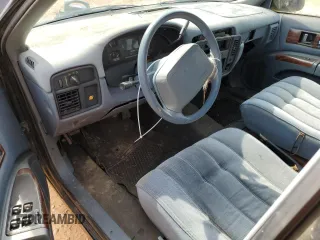1995 Chevrolet Caprice with VIN 1G1BL52P1SR172763, listed as a Copart auction lot 55536305 with 386,536 mi miles and Clean Title. Bid and sale history available at DreamBid. Image 8.